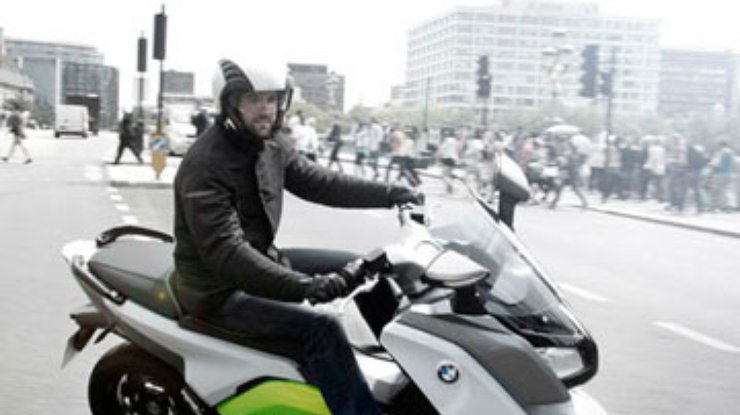 Компания BMW построила прототип своего первого электроскутера