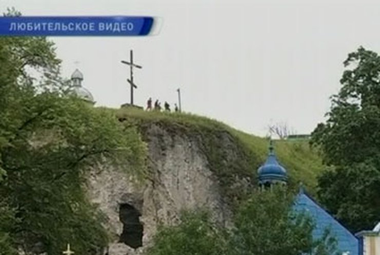В Тернопольской области на храм обрушилась скала