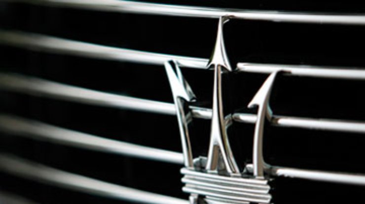 Новый седан Maserati построят на платформе Chrysler 300C