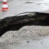 В Черновцах прорвало канализацию: 10 тысяч человек остались без воды