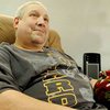 Американец, больной раком, просит родственников похоронить его в шаре для боулинга