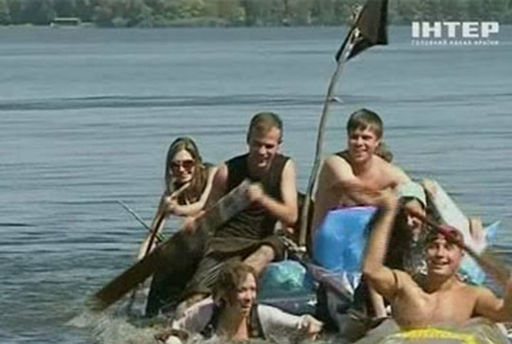 В Днепропетровске прошли необычные водные гонки