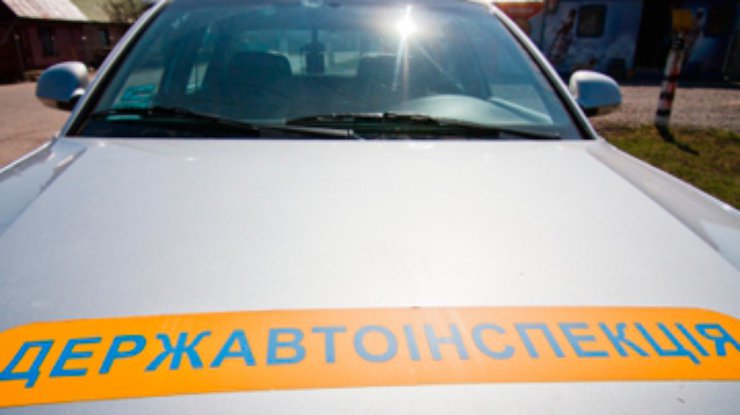 Гаишники на патрульной машине сбили 6-летнюю девочку