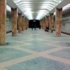 Из-за девушки на высоких каблуках остановилось харьковское метро