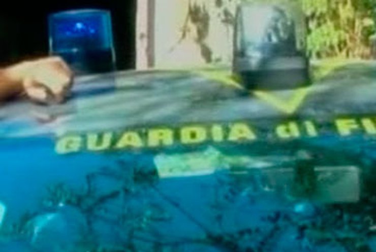 Испанские пограничники обнаружили самолет с "гуманитарным" грузом кокаина