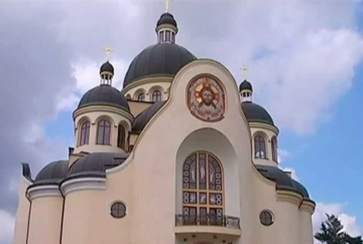 На Прикарпатье открыли самый большой в Западной Украине храм