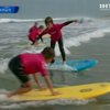 Французы организовали школу серфинга для дошкольников
