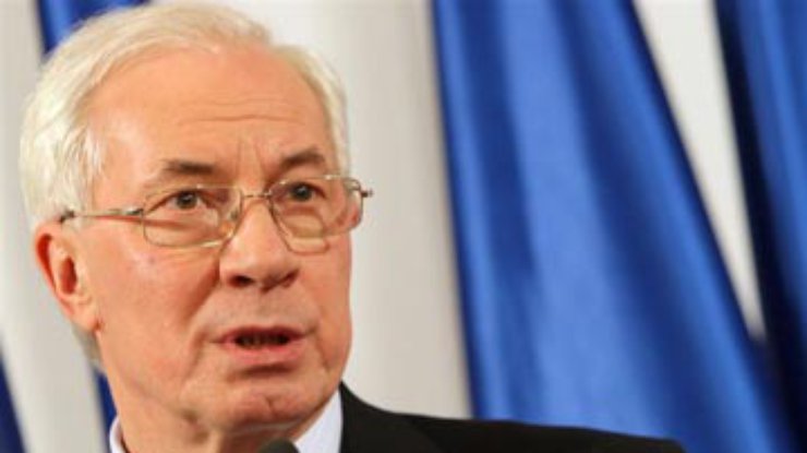 Азаров рассказал, за что уволили Надрагу