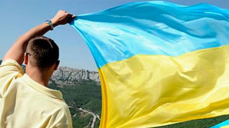 В Украине отмечают День государственного флага