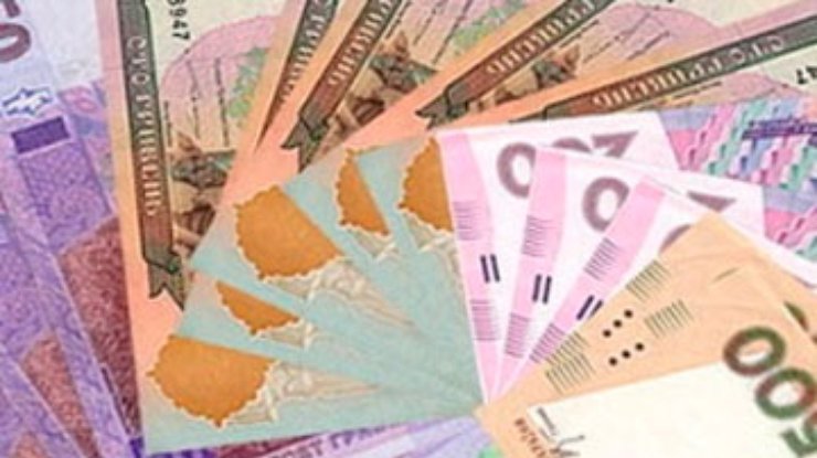 Эксперт: Долги государства погасят из карманов простых украинцев