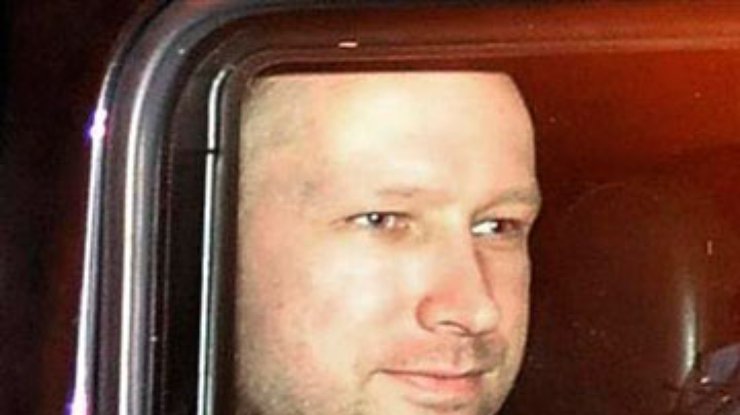 Брейвик улыбался, когда слушал приговор суда