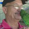 Уго Чавес старается спасти редкие виды тропических попугаев