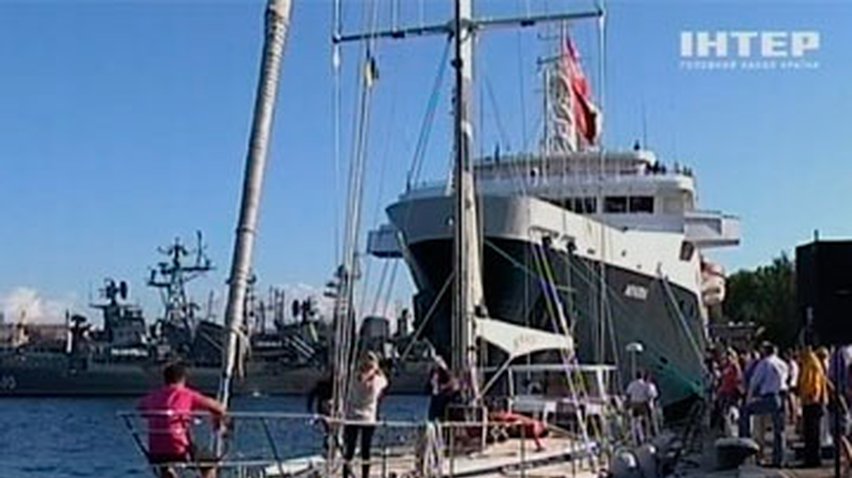 Экипаж затерявшейся яхты "Скорпиус" уже в безопасности