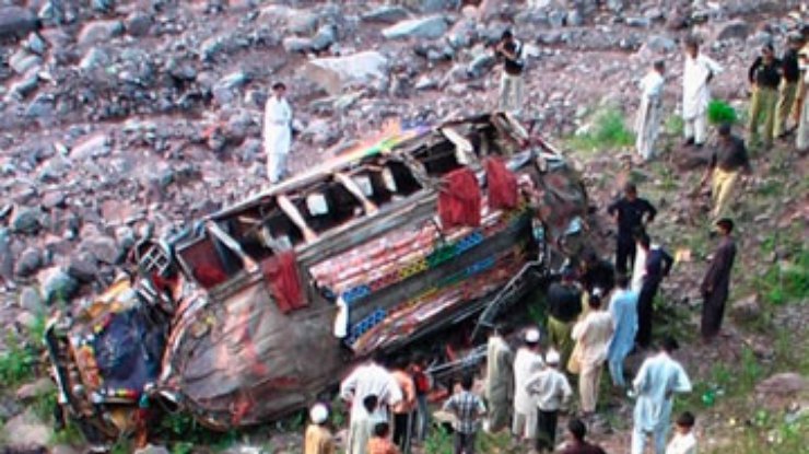 В Марокко автобус рухнул в пропасть: 42 жертвы