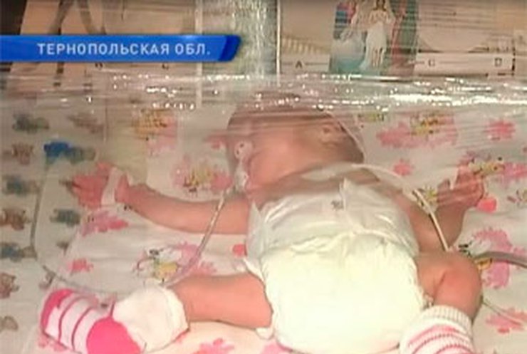 В Тернопольской области выходили недоношенную девочку