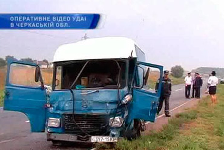 В ДТП на Черкащине погиб человек, еще пять пострадали