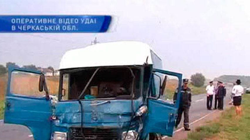В ДТП на Черкащине погиб человек, еще пять пострадали