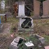 Два харьковских школьника разграбили 60 могил