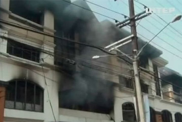 На Филиппинах сгорел торговый центр