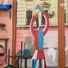 В Черновцах поставили памятник неизвестному депутату