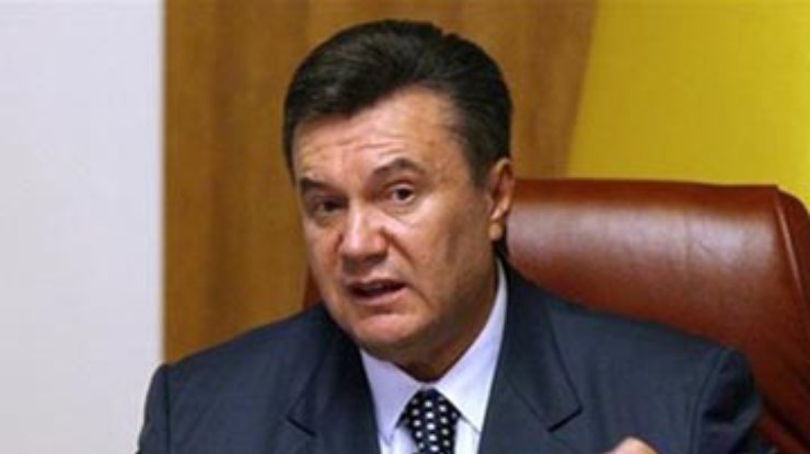 Янукович потребовал от Азарова полностью профинансировать его социнициативы