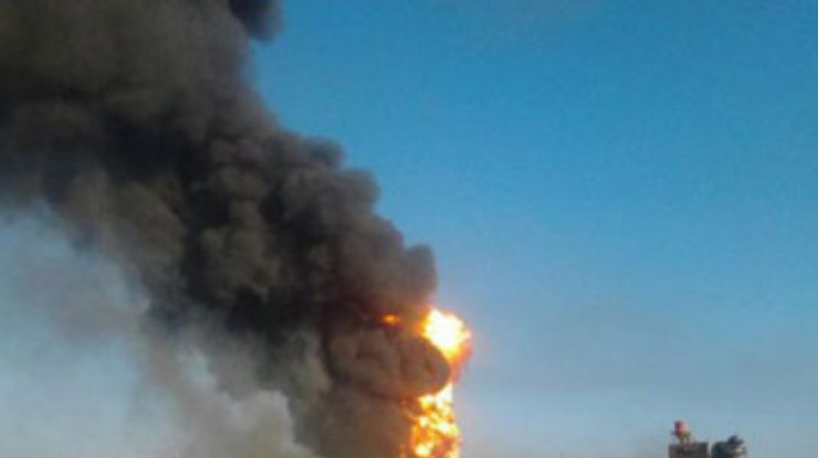 В Азербайджане горит завод. Есть жертвы