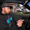Невнимательности за рулем подростки учатся у родителей