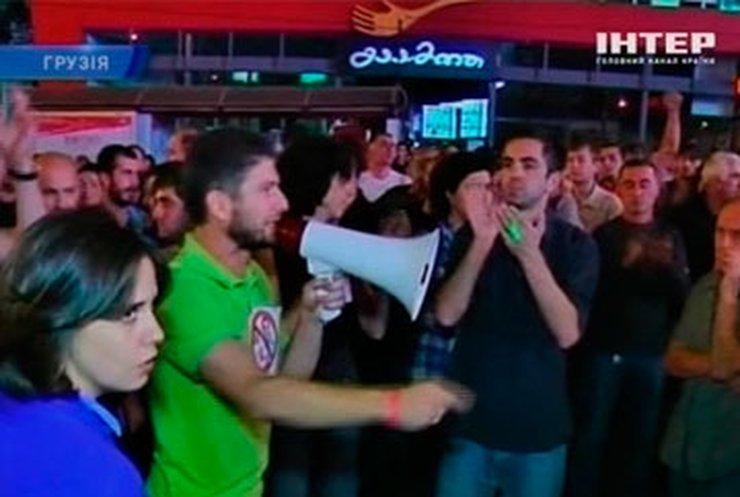 По телеканалам Грузии показали видео со зверствами над узниками
