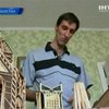 Виктор Макаренко из Казахстана из спичек собирает мини-копии архитектурных сооружений