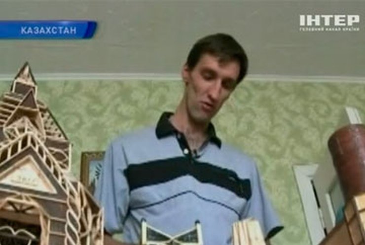 Виктор Макаренко из Казахстана из спичек собирает мини-копии архитектурных сооружений
