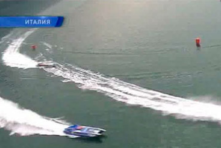 На итальянском озере Комо прошли соревнования по водно-моторному спорту