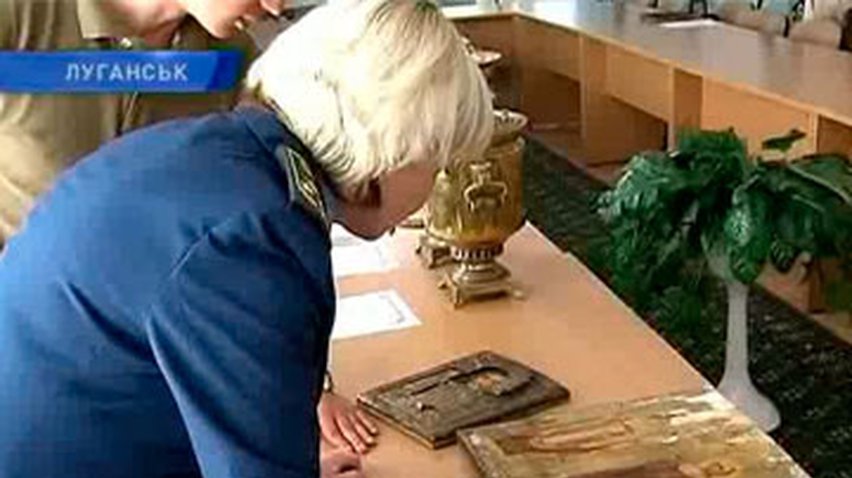 Луганская таможня подарила украинским музеям изъятую старинную контрабанду