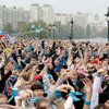 В Киеве зарядка в исполнении 12 тысяч человек потянула на рекорд