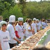 В Запорожье изготовили 100-метровую колбасу и 242-килограммовый торт