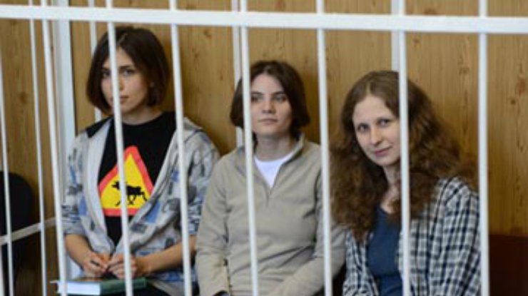 Путина обвинили в давлении на суд по делу Pussy Riot