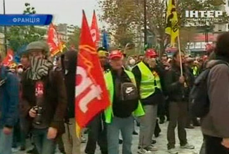 Полиция Парижа разогнала протестующих работников завода Peugeot