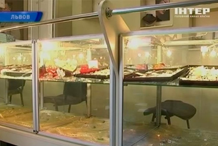 Сегодня во Львове грабили ювелирный магазин, а в Донецке – ломбард
