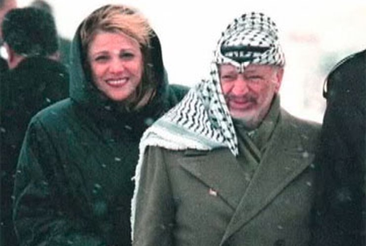 Во Франции допросили жену Ясира Арафата в связи с делом о его убийстве