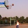 В Китае живет 75-летняя женщина, которая ежедневно играет в баскетбол