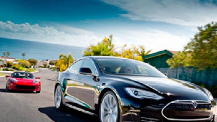 Tesla заменит старые родстеры новыми электрокарами