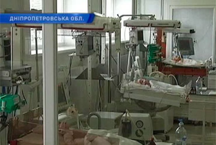 Днепропетровские медики борются за жизнь семьи, отравившейся грибами