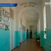 Украинские школы без поддержки властей рушатся