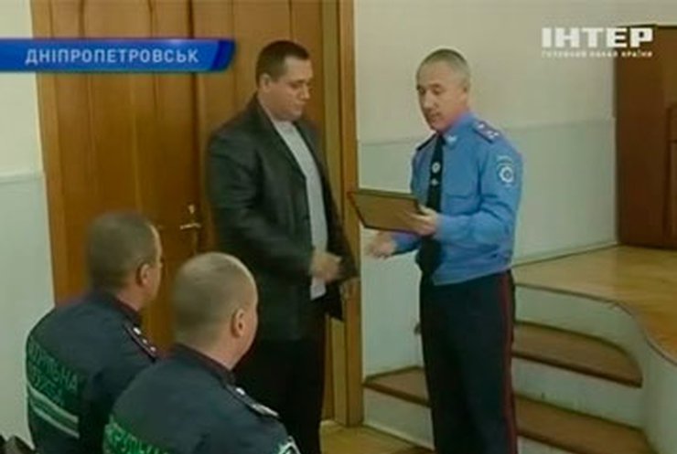 В Днепропетровске водитель маршрутки задержал грабителя