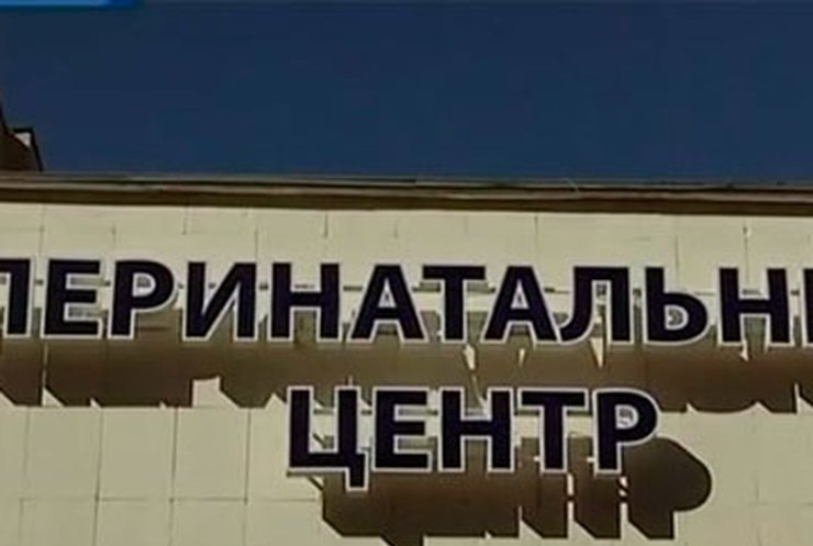Янукович заявил, что нужно продолжать строительство перинатальных центров