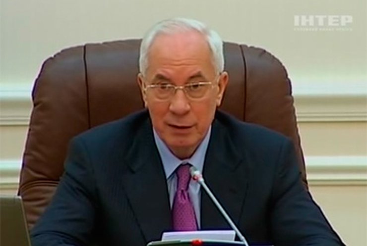 Азаров заверил, что Украина готова к зиме