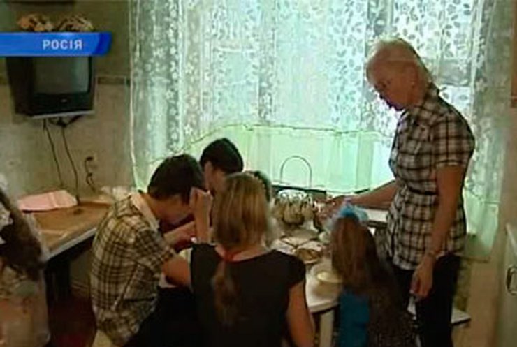 Российская семья получила награду за воспитание 27 детей