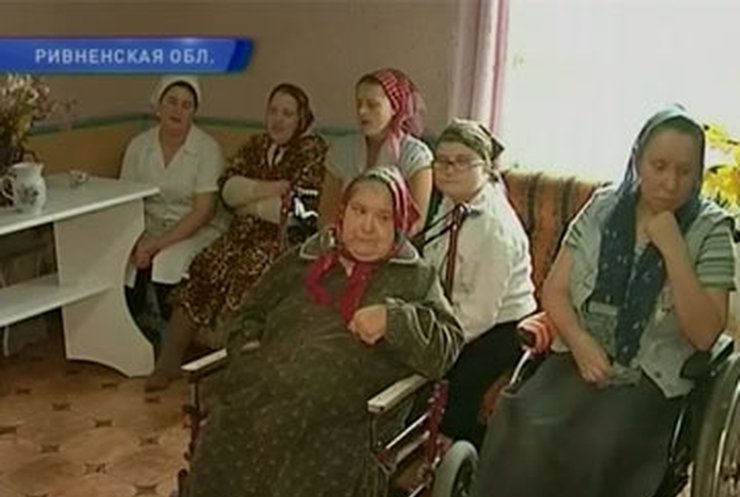 На Полесье семья верующих организовала приют для инвалидов
