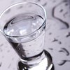 Неудачное пари: 23-летний парень умер со стаканом водки в руке
