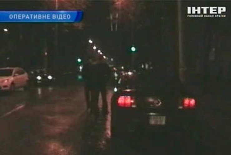 В Ривном водитель сбил на переходе женщину-милиционера и скрылся