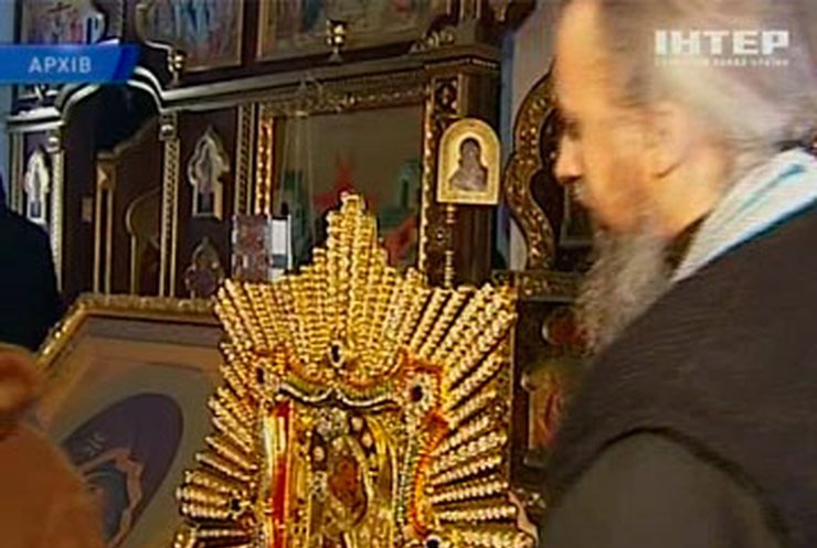 В Киев привезли почаевскую чудотворную икону
